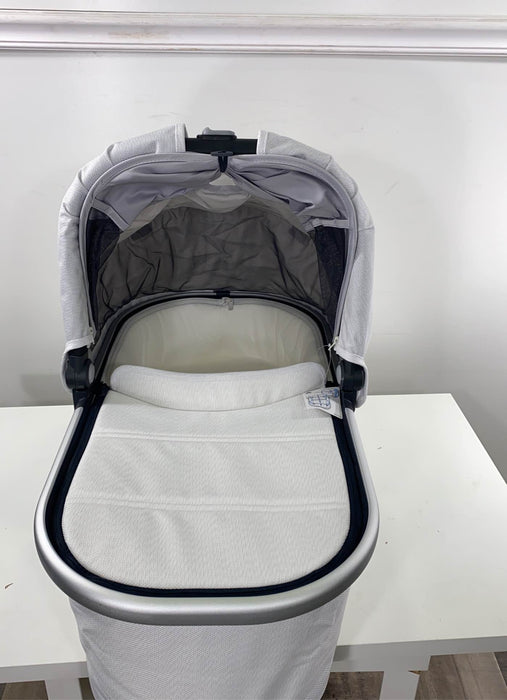 used UPPAbaby VISTA V2 Stroller, 2021, Bryce (White Marl) HIDDEN BASSINET?