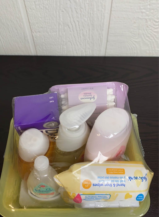 secondhand Johnson’s Baby Discovery Bathtime Baby Gift Set