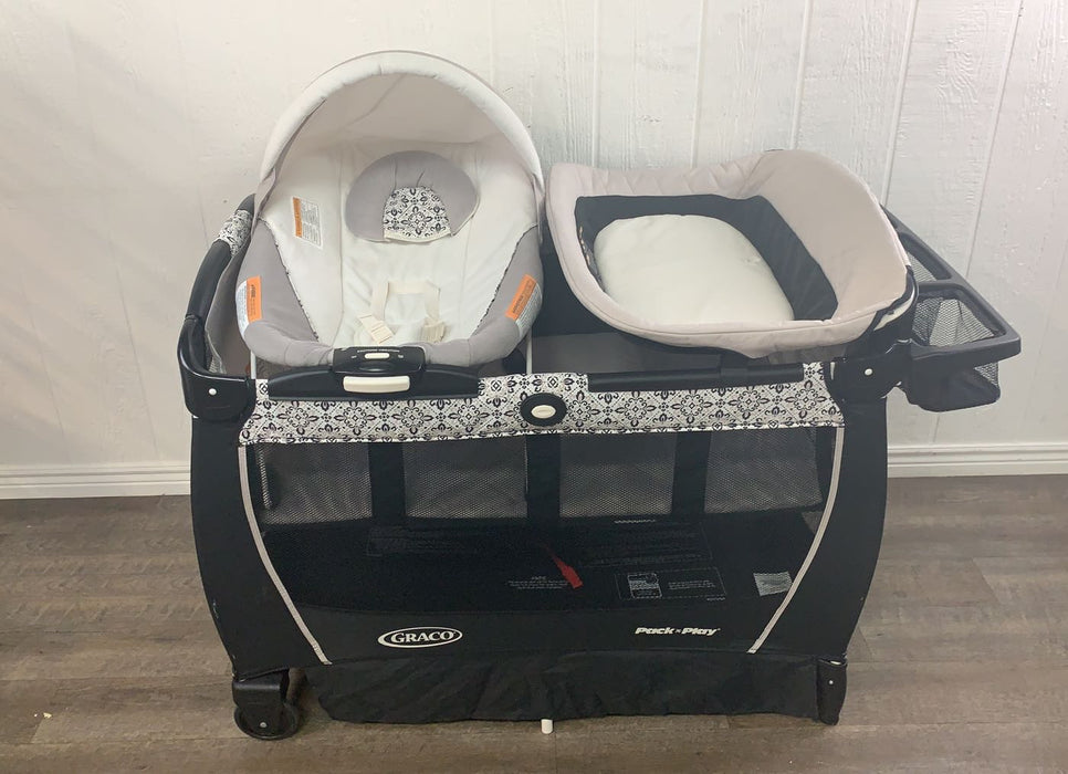 used Graco Pack 'n Play Snuggle Suite LX Bassinet Changer