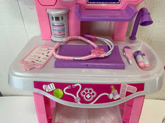 secondhand Barbie Vet Center