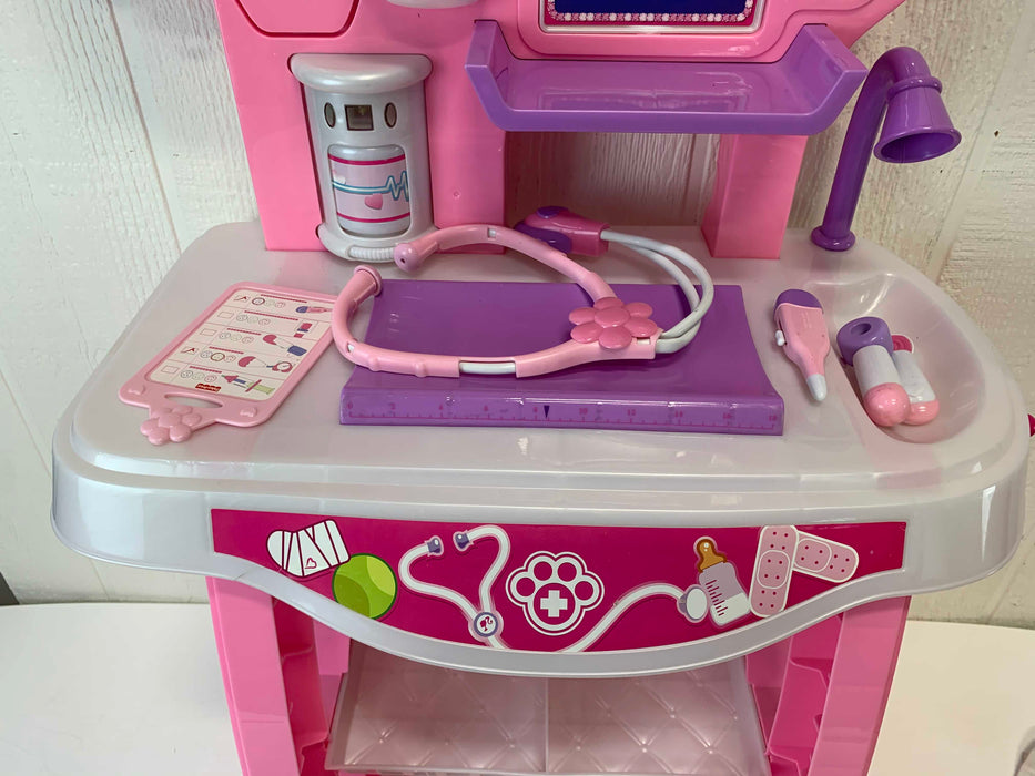 secondhand Barbie Vet Center