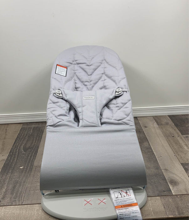 used BabyBjorn Bouncer Bliss, Light Gray Frame, Light Grey Cotton Petal Quilt