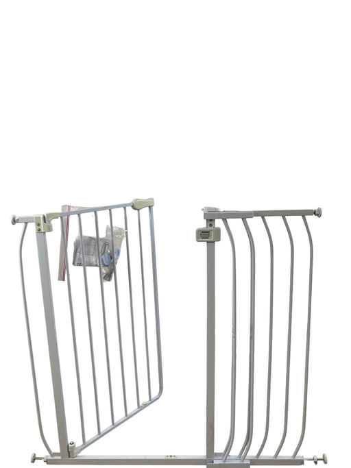 used Summer Infant Indoor & Outdoor Multi Function Walk-Thru Gate