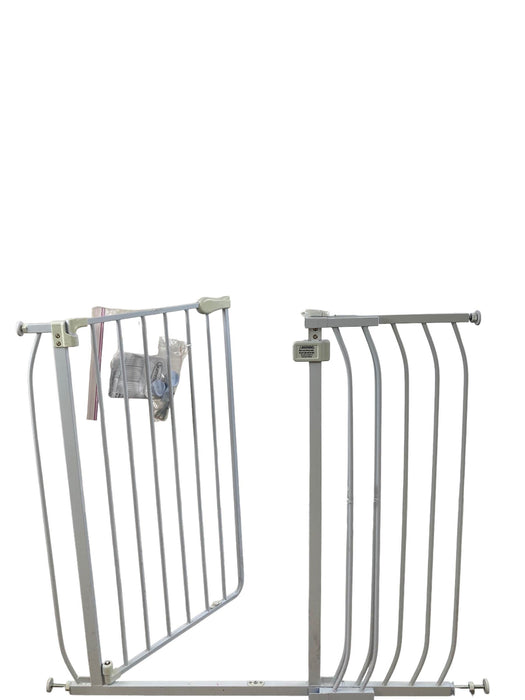 used Summer Infant Indoor & Outdoor Multi Function Walk-Thru Gate