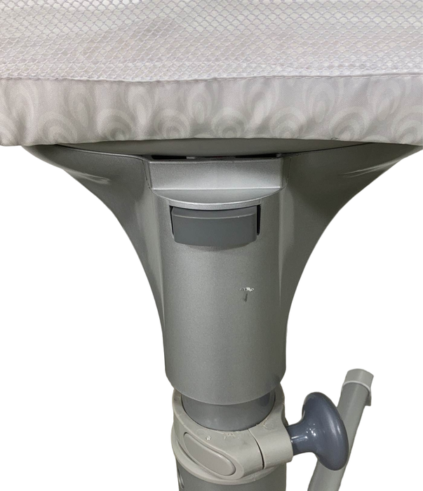 used Halo BassiNest Swivel Sleeper, Premiere Series