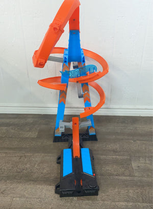 Hot Wheels Sky Crash Tower Track Set, 2.5+ ft High with Motorized Booster,  Orange Track & 1 Hot Wheels Vehicle, Race Multiple Cars, Gift for Kids 5 to