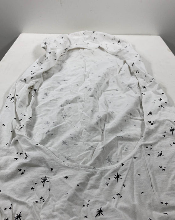 Shop Happiest Baby SNOO Fitted Sheet, Ivory Galaxy at GoodBuy Gear