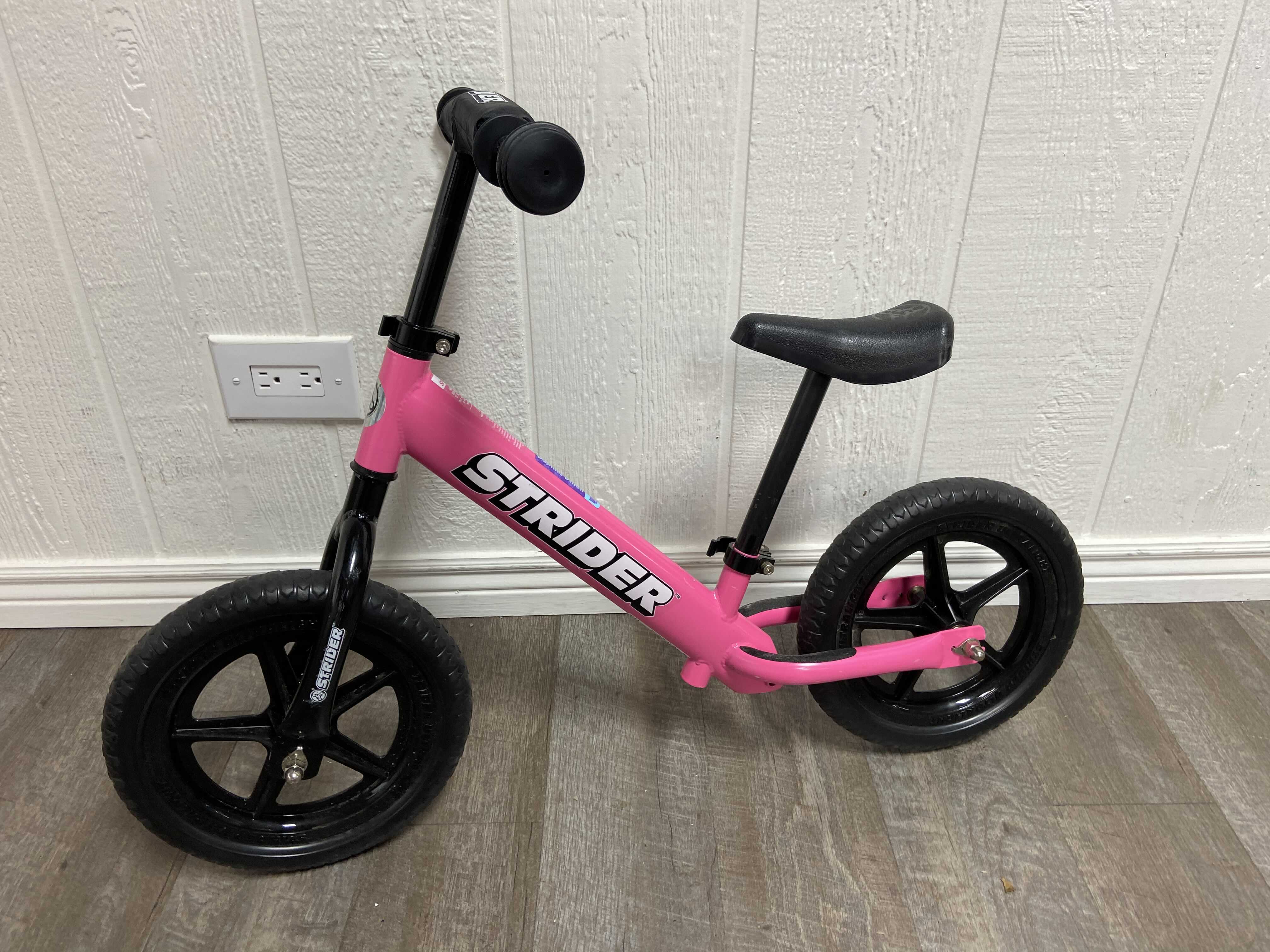 Strider sale pink bike