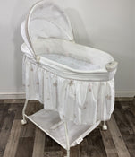 secondhand Delta Children Deluxe Gliding Bassinet, Sweet Beginnings Stardust