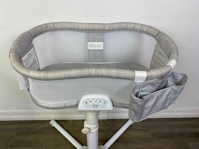 Halo BassiNest Swivel Sleeper Luxe Plus Series