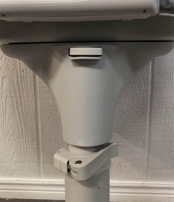 Shop Halo BassiNest Swivel Sleeper, Luxe Plus Series at GoodBuy Gear