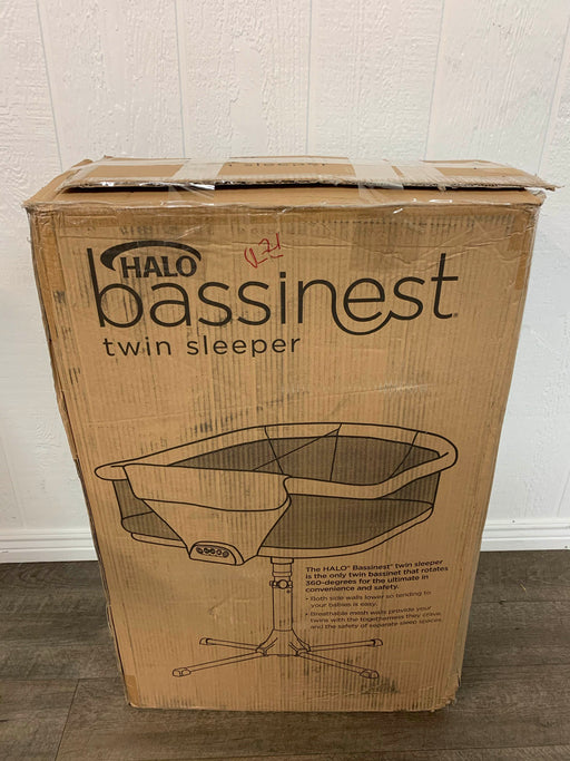 used Halo Bassinest Twin Sleeper, Gray and white pattern