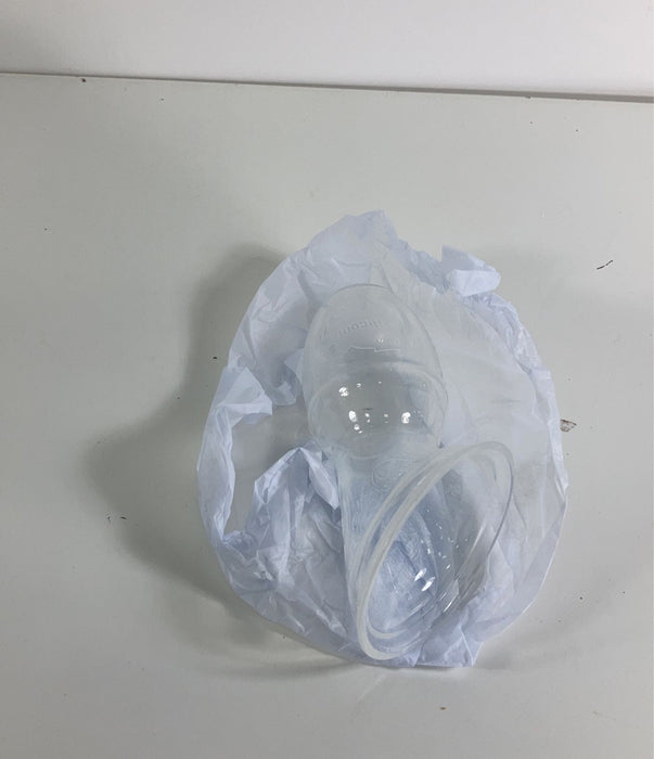 Shop Haakaa Manual Breast Pump at GoodBuy Gear