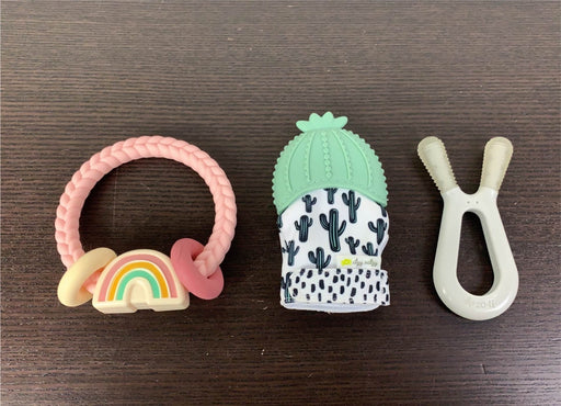 secondhand BUNDLE Teething And Grasping Toys