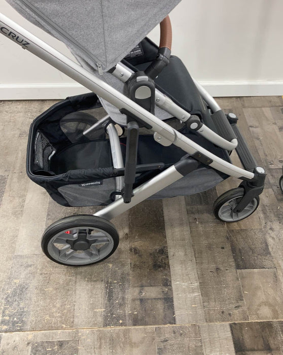 used UPPAbaby CRUZ V2 Stroller