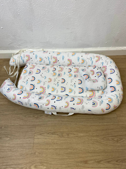 used Smiling Gaia Baby Nest Lounger