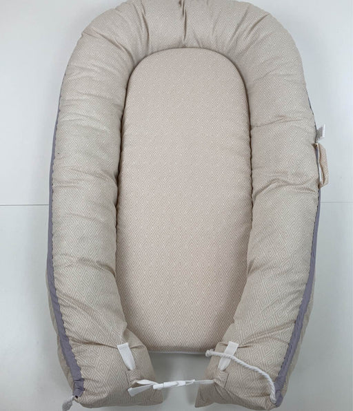 used LaLaMe Organic Newborn Lounger, | Color: Beige w/ patterns