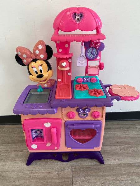 Disney Minnie Mouse Flipping Fun Kitchen