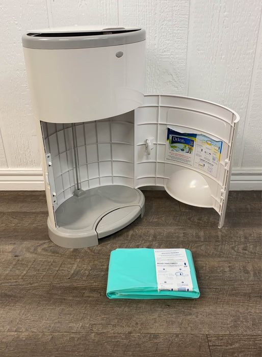 Shop Diaper Dekor Classic Diaper Pail, White at GoodBuy Gear