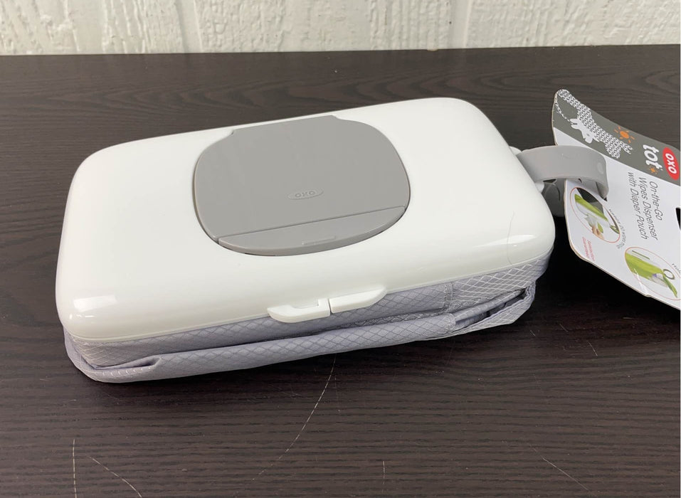 secondhand OXO Tot On-The-Go Wipes Dispenser, Grey