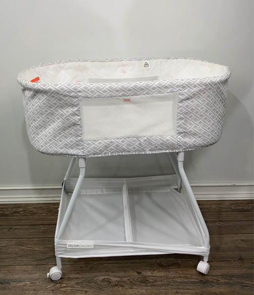 used Delta Children Sweet Slumber Bassinet