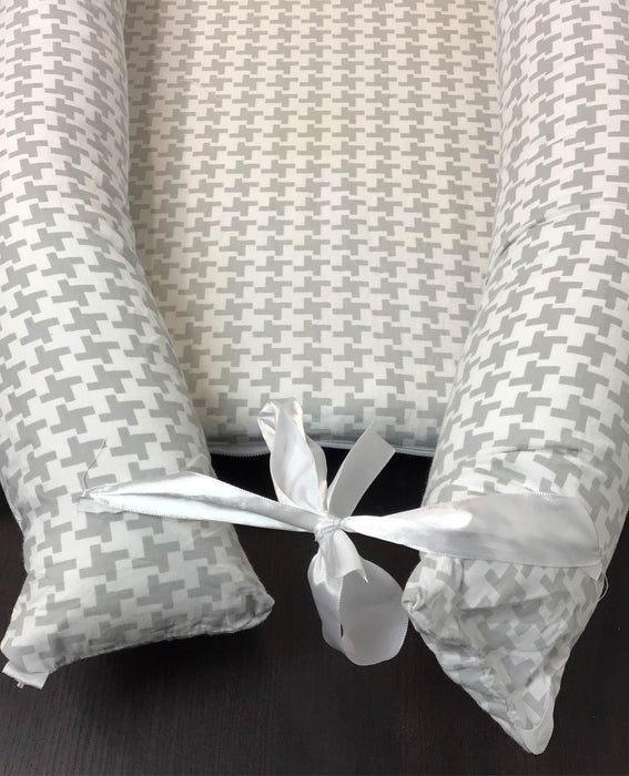 secondhand Style Life Eleven Portable Baby Nest Lounger