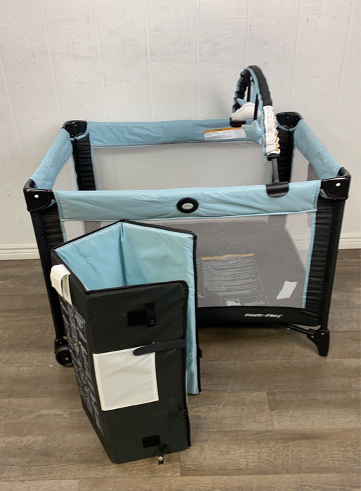 Graco Pack 'n Play Lite Traveler