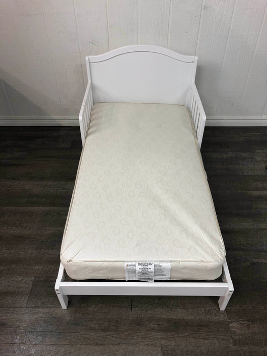 used Delta Children Bennett Toddler Bed, White