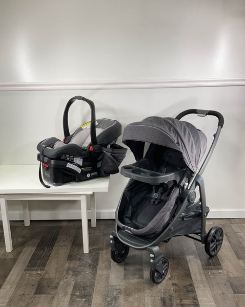 Graco travel shop system with bassinet