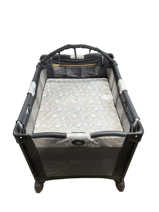 secondhand Graco Pack 'n Play Playard Inclined Seat & Changer, Reversible Napper & Changer LX