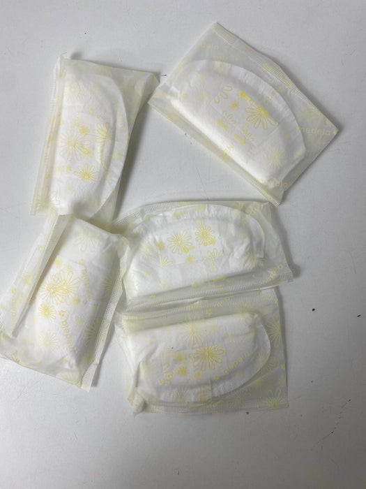 secondhand Medela Disposable Nursing Pads