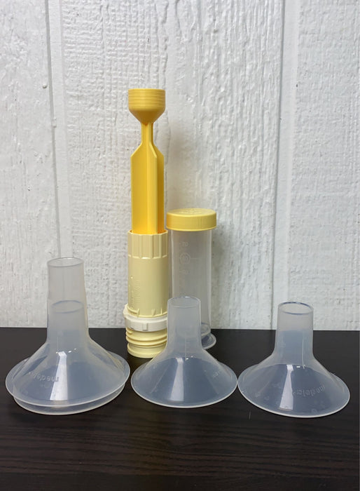 Shop BUNDLE Medela Accessories at GoodBuy Gear