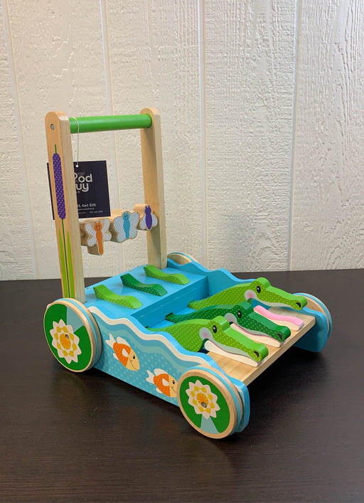 used Melissa & Doug Chomp and Clack Alligator Push Toy