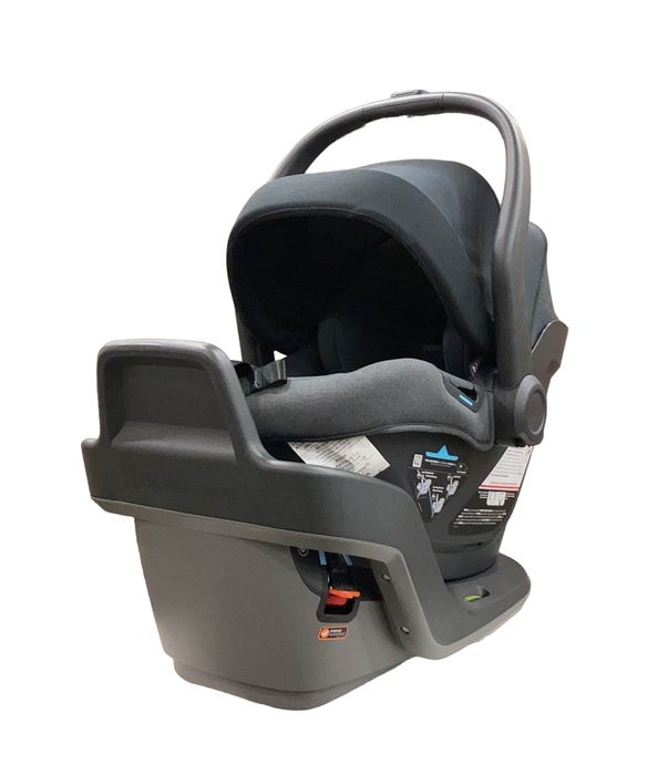 secondhand UPPAbaby MESA MAX Infant Car Seat and Base, 2022, DualTech Jake (Black)