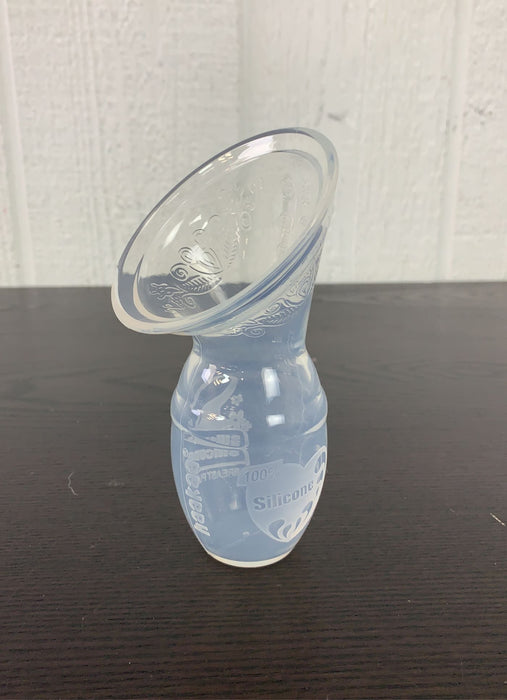 Shop Haakaa Manual Breast Pump at GoodBuy Gear
