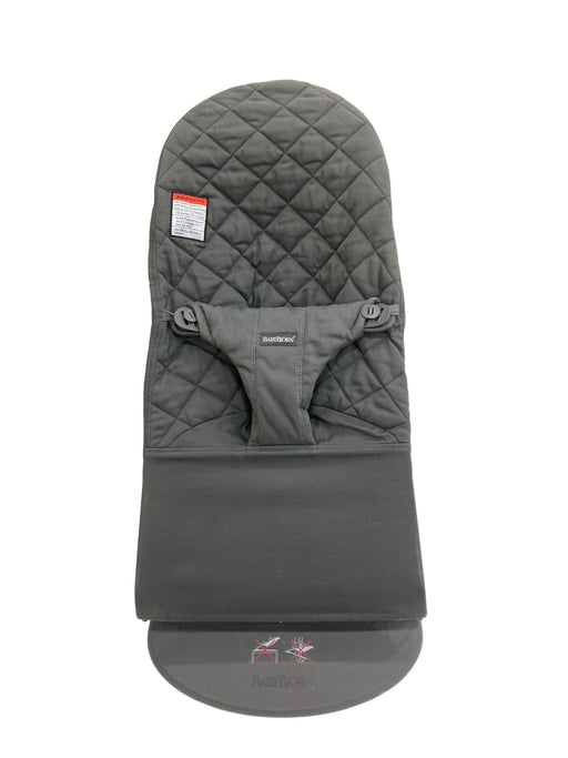 used BabyBjorn Bouncer Bliss, Dark Gray Frame, Anthracite Cotton Classic Quilt