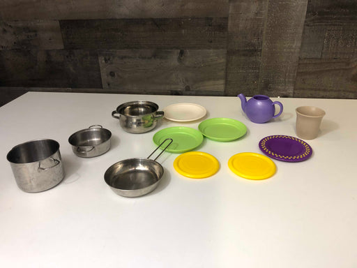used BUNDLE Play Kitchen Supplies
