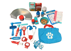 secondhand Melissa & Doug Vet and Groomer Activity Center