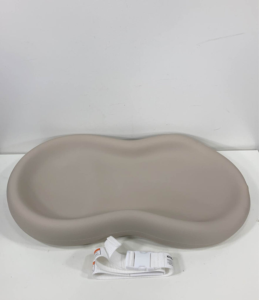Keekaroo Peanut Changing Pad, Vanilla