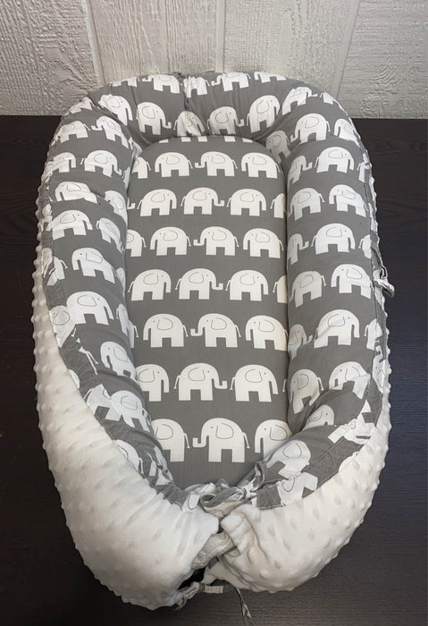 used Newborn Lounger