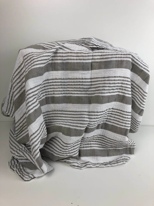 used Bebe Au Lait 2 In 1 Nursing Cover