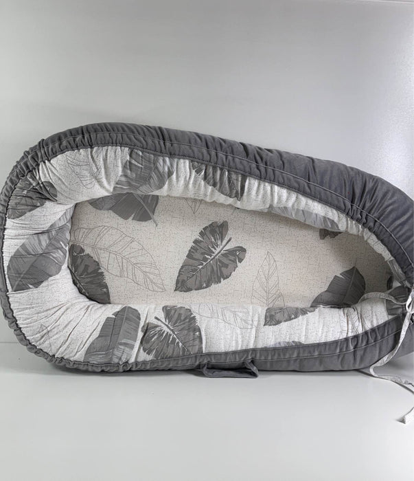 used Newborn Lounger