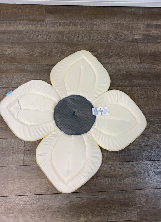 secondhand Blooming Bath Baby Bath Lotus