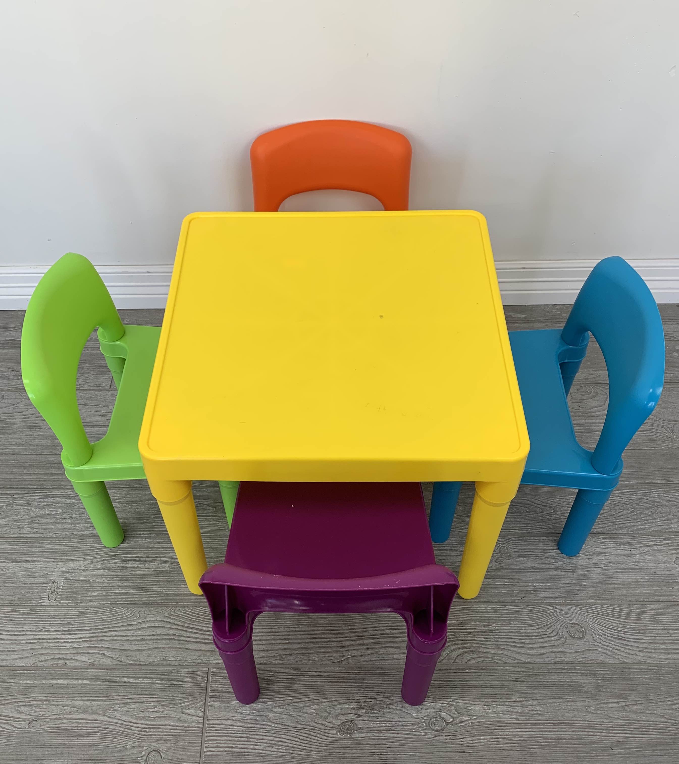 Tot tutors plastic outlet table and chair set