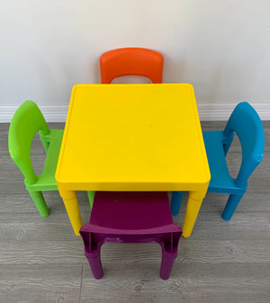 Tot tutors plastic table and 4 hot sale chairs set