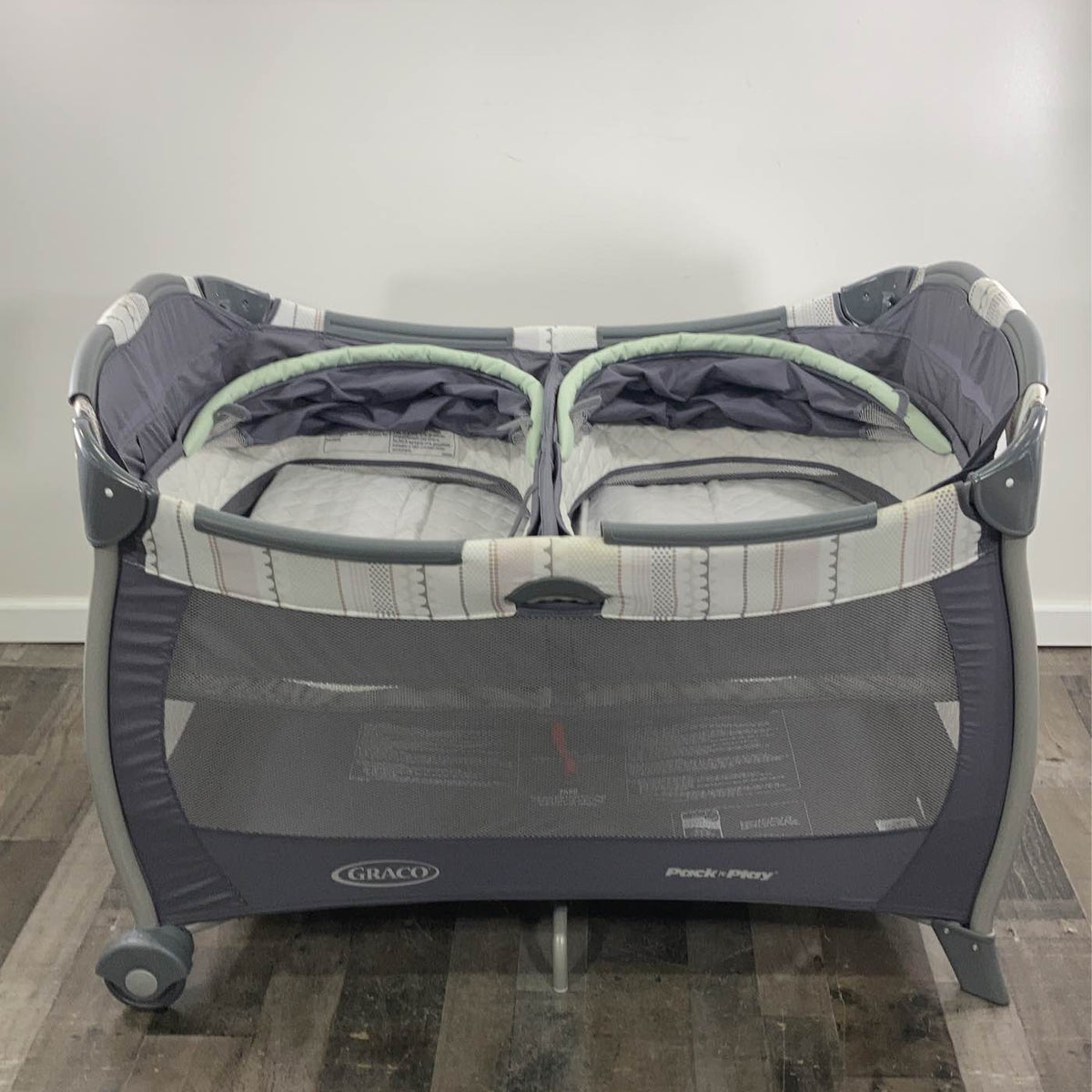 bassinet graco pack and play for twins