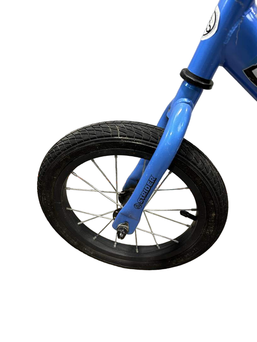 Strider Balance Bike 14x with bike stand, Awesome Blue