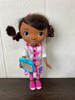 Doc mcstuffins magic talking store doc and care cart