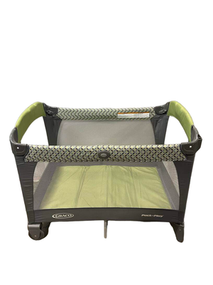 Pack n Play W/ Riser rental in Denver, CO by Traveling Baby