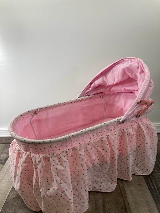 used Badger Basket Elite Oval Bassinet